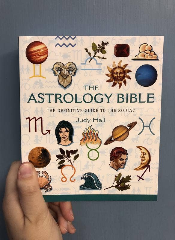 Astrology Bible: The Definitive Guide to the Zodiac